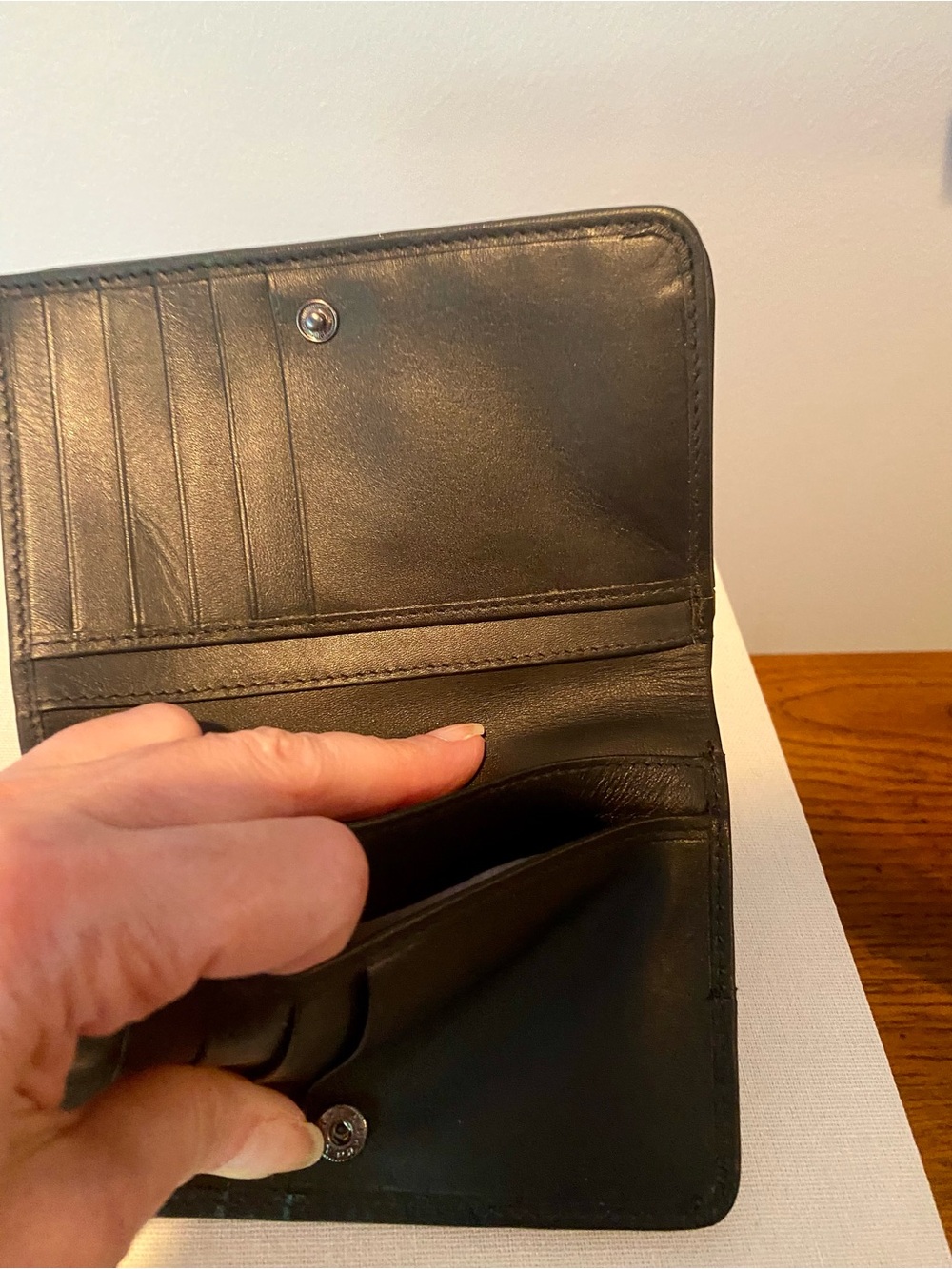 Radley of London Wallet with Scottie Dog Accent - Picture 4 of 8